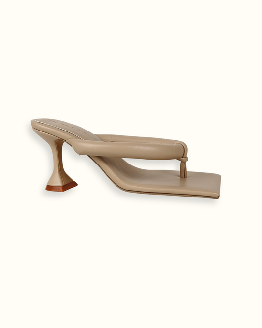 [NEW IN] Sabine in Nude